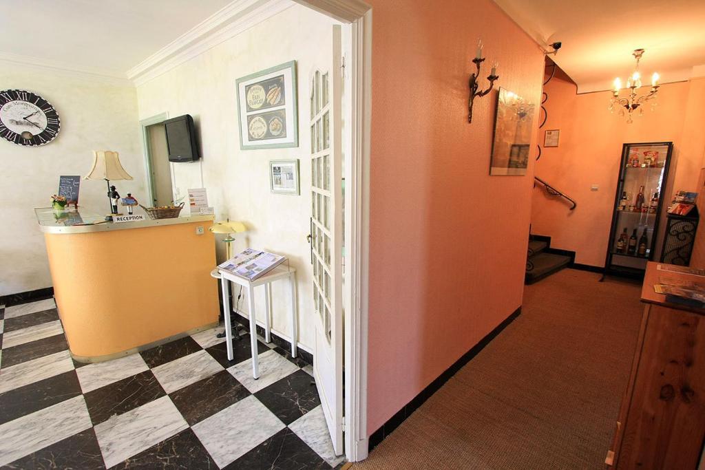 Le Regent Hotel 2*